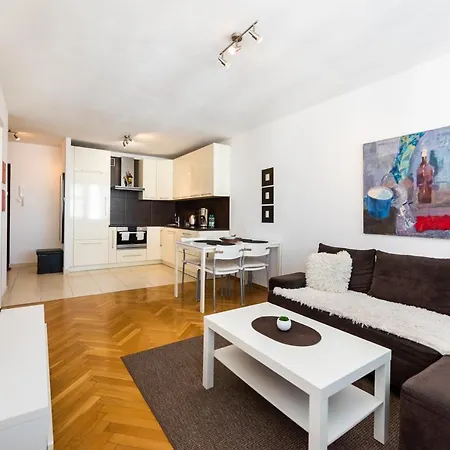 Zelazna Sky Nest Apartment Warsaw Exterior photo