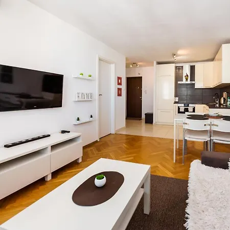 Zelazna Sky Nest Apartment Warsaw Exterior photo