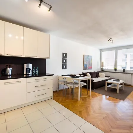 Zelazna Sky Nest Apartment Warsaw Exterior photo