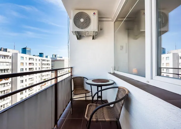 Zelazna Sky Nest Apartment