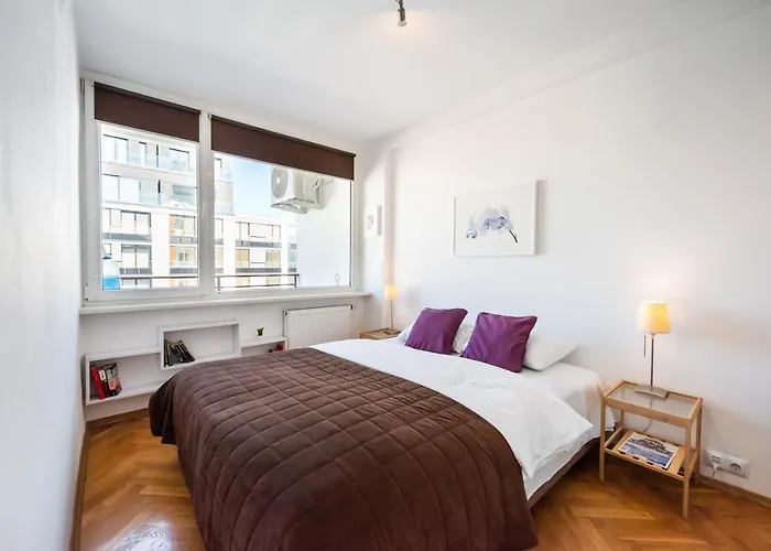 Zelazna Sky Nest Apartment