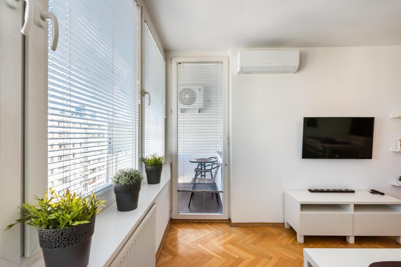 Apartment Zelazna Sky Nest Warsaw